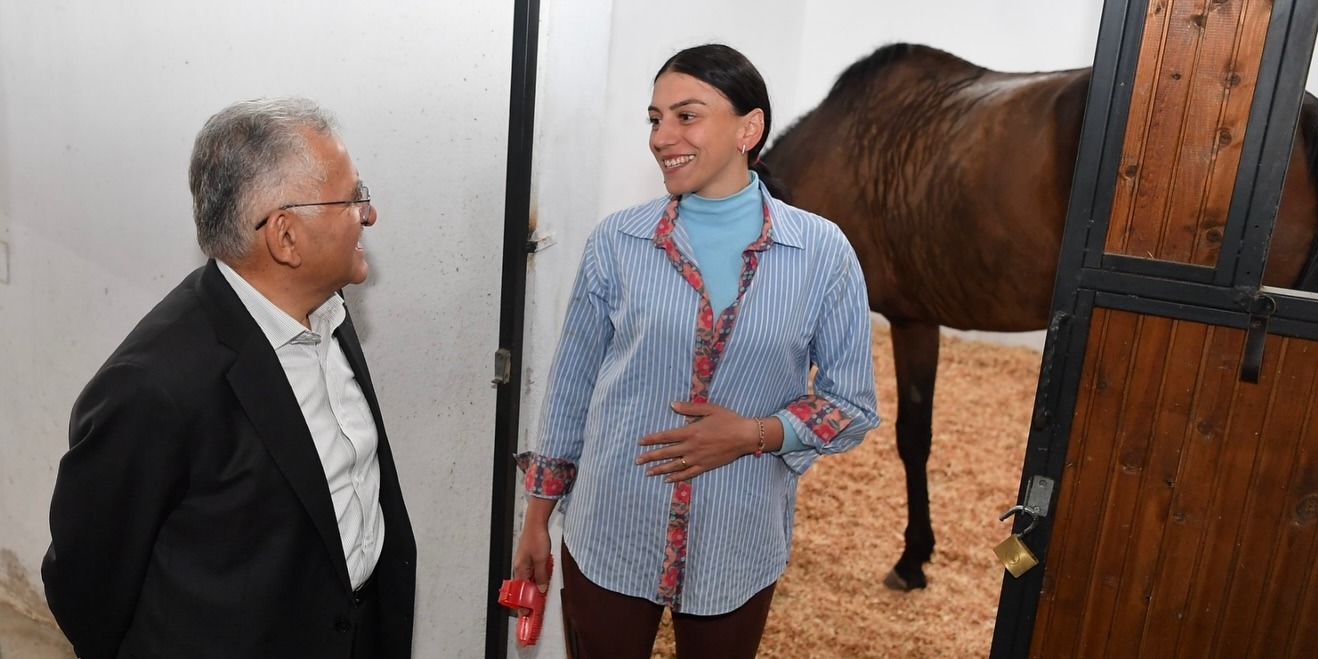 BAŞKAN BÜYÜKKILIÇ, BİNİCİLİKTE FEDERE STATÜYE KAVUŞAN TESİSİ YERİNDE İNCELEDİ