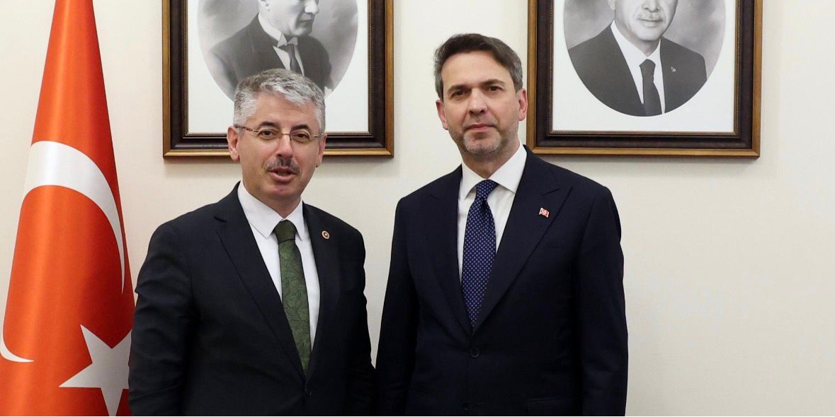 ÇOPUROĞLU: ELEKTRİKLİ ARAÇ ŞARJ FİYATLARINDA FARKLILIĞA KARŞI STANDARTLAŞMA ADIMI