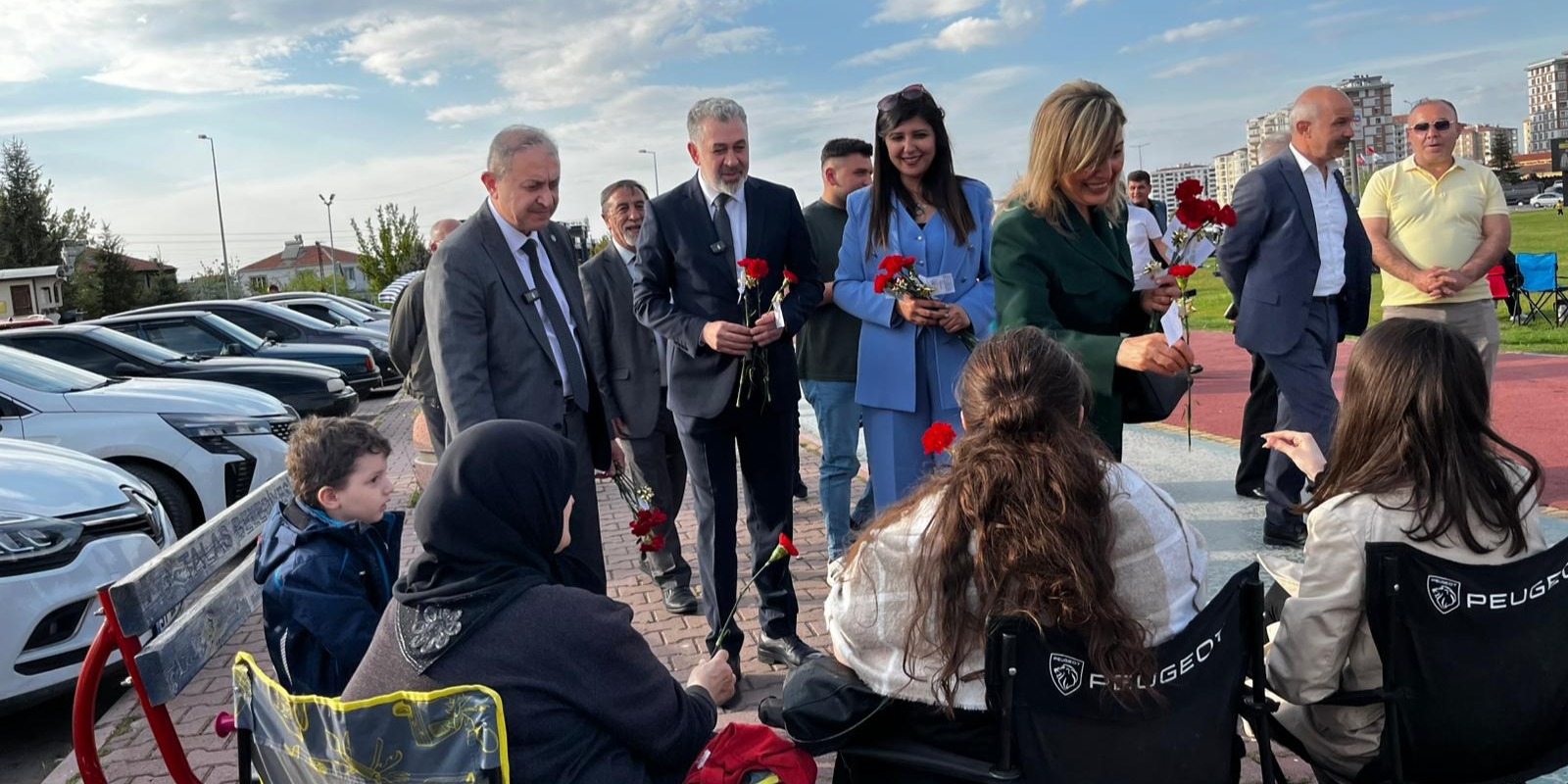 İYİ Parti Talas teşkilatından esnaf ziyareti ve Anneler Günü etkinliği