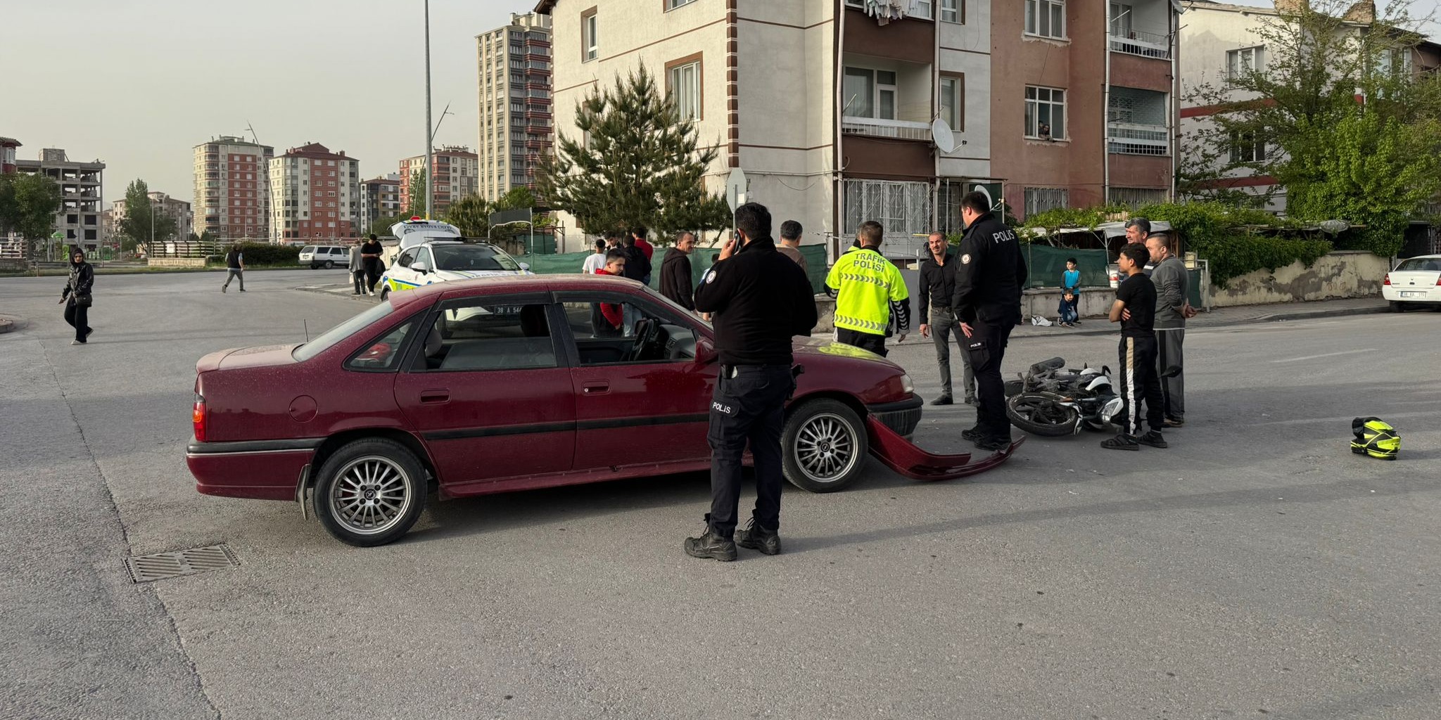 Otomobil ile motosiklet çarpıştı: 1 Yaralı
