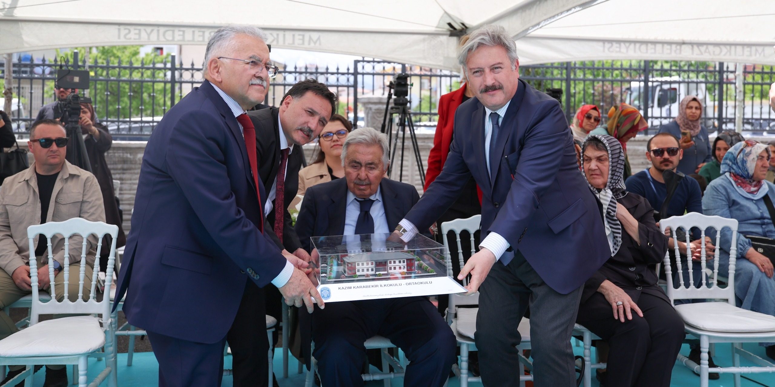 MELİKGAZİ BELEDİYESİ KAZIM KARABEKİR İLKOKULU VE ORTAOKULU AÇILDI