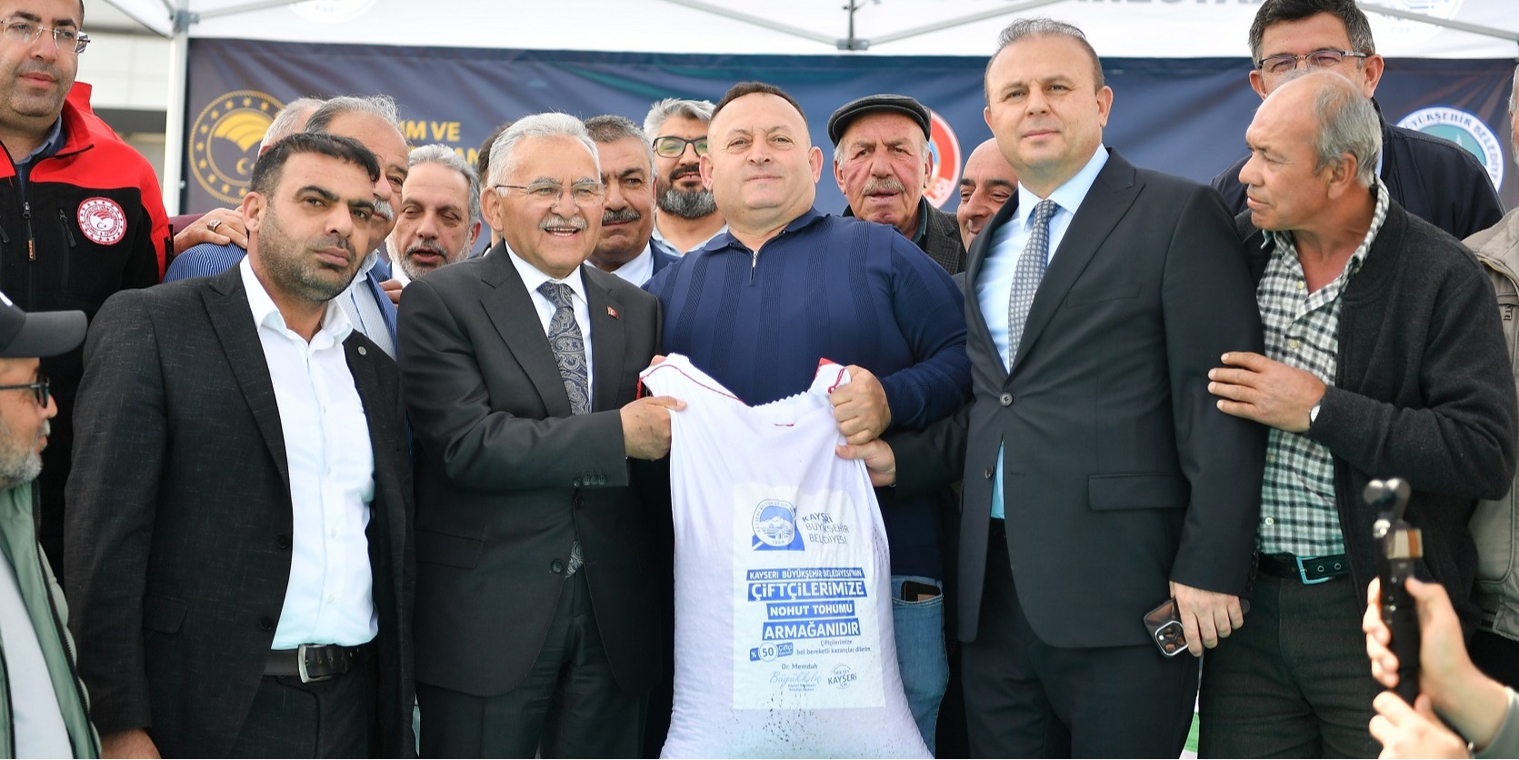 BÜYÜKKILIÇ: “ELLERİ EMEK KOKAN ÇİFTÇİLERİMİZE HİZMETKÂR OLMAYI EN BÜYÜK ONUR BİLİRİZ”