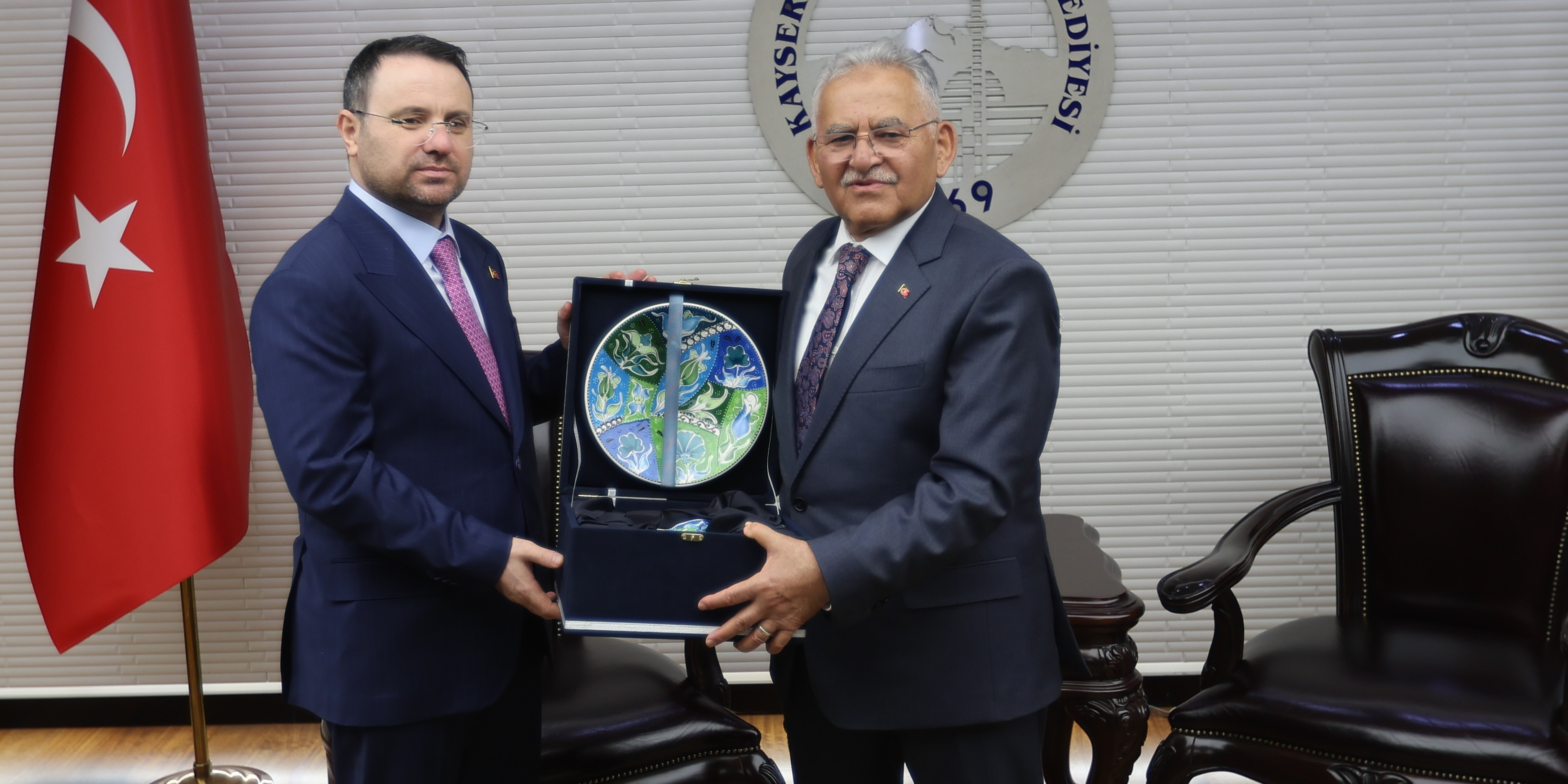 BAŞKAN BÜYÜKKILIÇ, BAKAN GÜRLEK’İ AĞIRLADI: “KAYSERİ, BİR CAZİBE MERKEZİ”