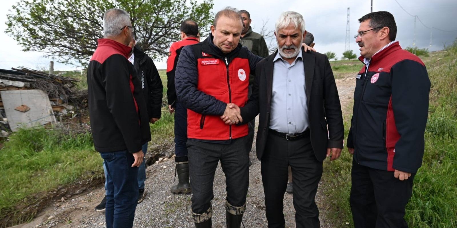 İl Müdürü Saklav’dan Doludan Zarar Gören Tarım Alanlarında İnceleme