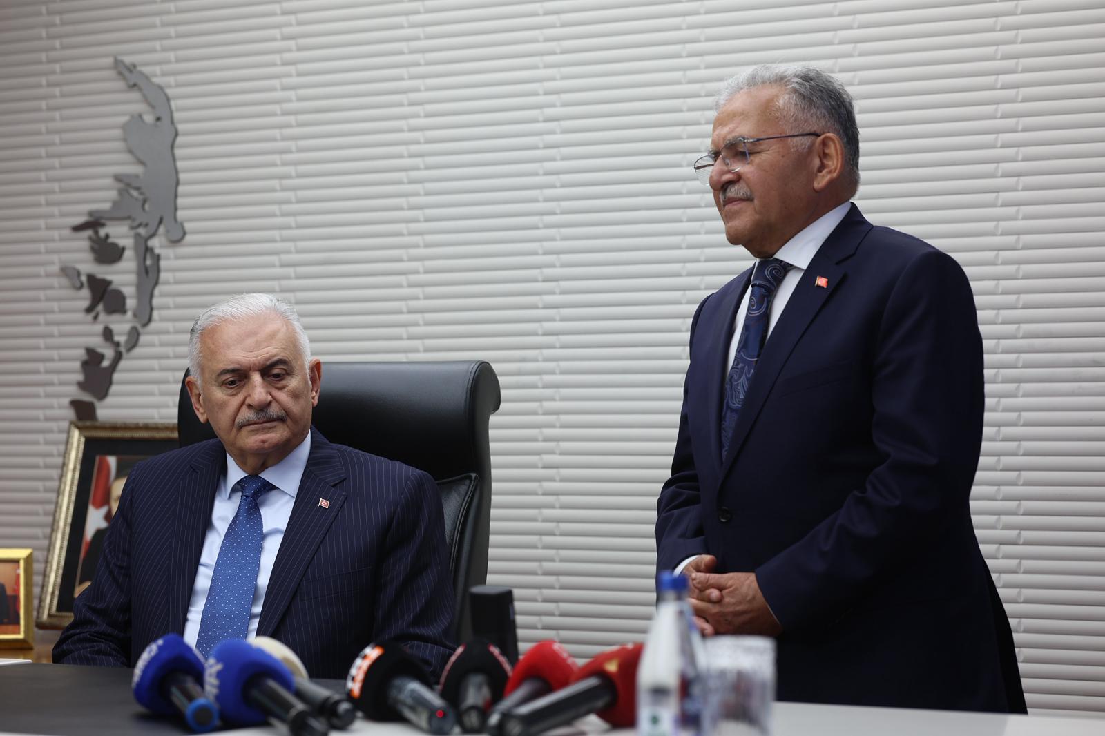 AKSAKALLAR KONSEYİ BAŞKANI YILDIRIM: “TÜRK DÜNYASI BURAM BURAM KAYSERİ’DE TÜTMÜŞ OLACAK”