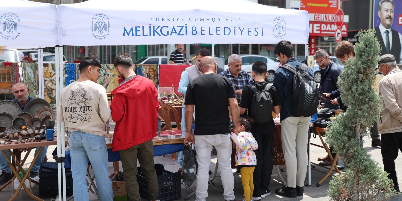 ANTİKA KÜLTÜRÜ MELİKGAZİ’NİN ANTİKA PAZARINDA YAŞATILMAYA DEVAM EDİYOR