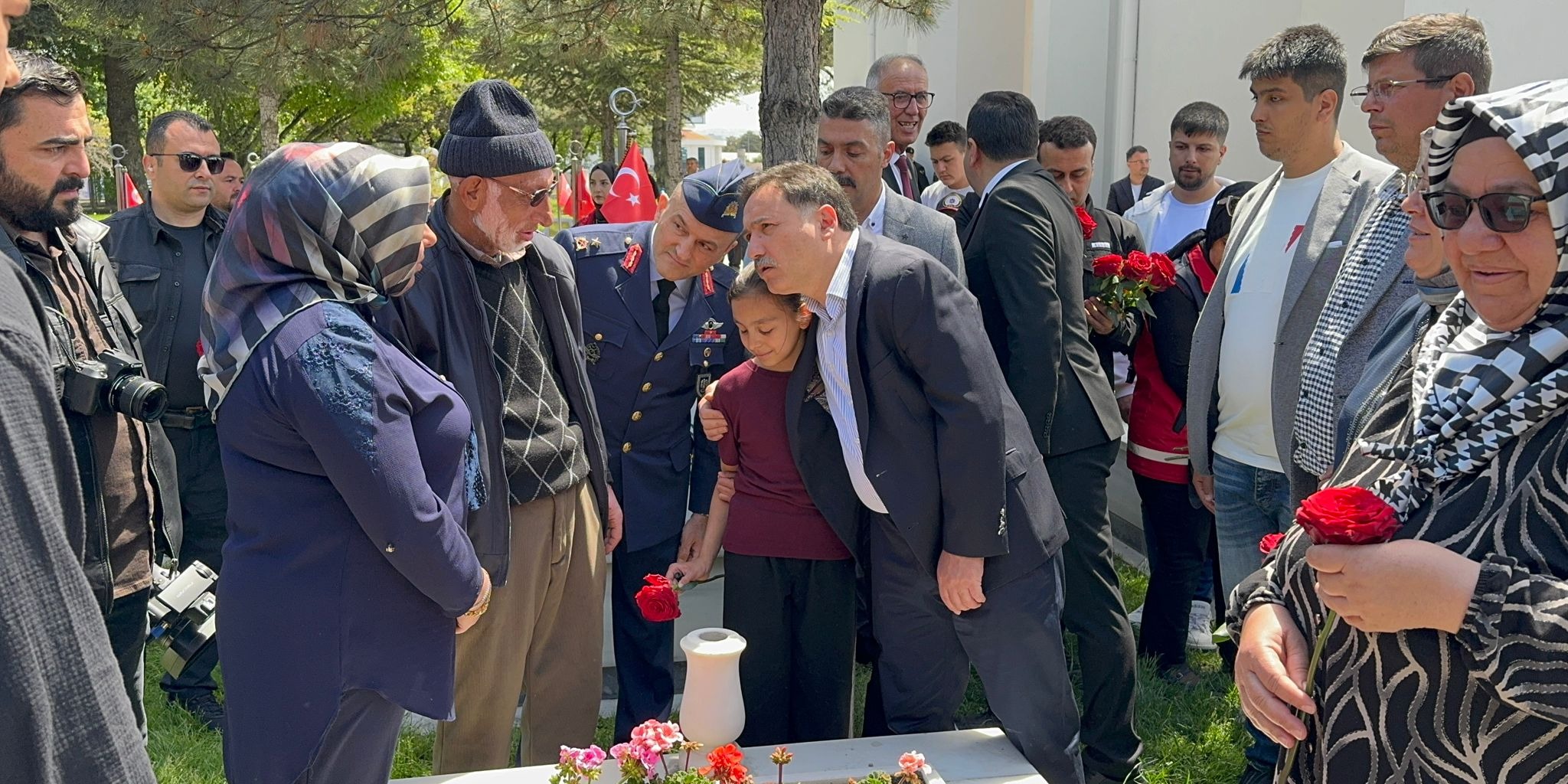 Kayseri Protokolünden Kartal Şehitliği’ne Ziyaret