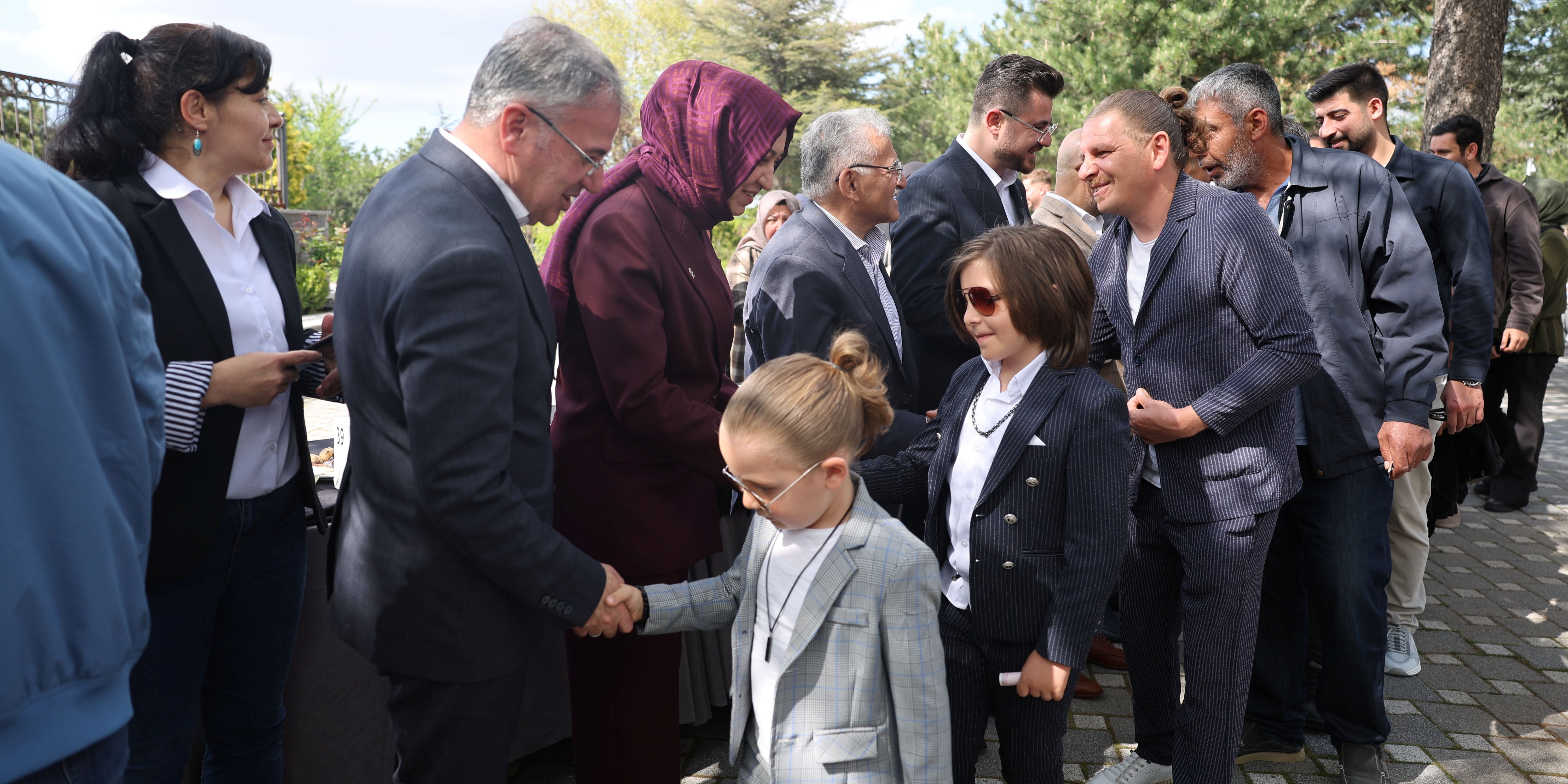 BAŞKAN ÖZDOĞAN: “HACILAR’DA BAYRAMLAR BİRLİĞİN VE KARDEŞLİĞİN EN GÜZEL TABLOSUDUR”