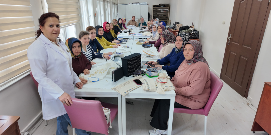 UNUTULMAYA YÜZ TUTMUŞ EL SANATLARI KAYMEK’TE YENİDEN HAYAT BULUYOR