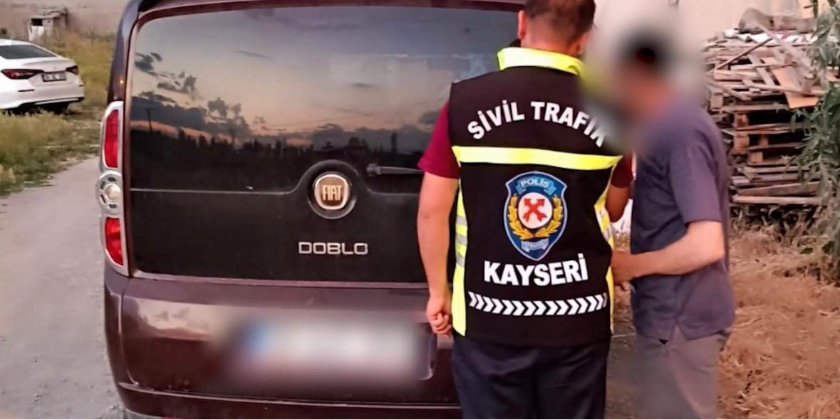 Kayseri’de yayaya yol vermeyen 2 sürücüye 11 bin TL ceza