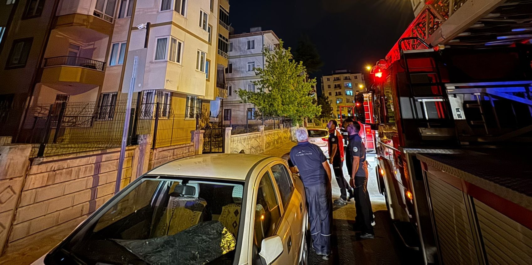 Apartmandaki Yanık Kokusu İhbarı Ekipleri Seferber Etti