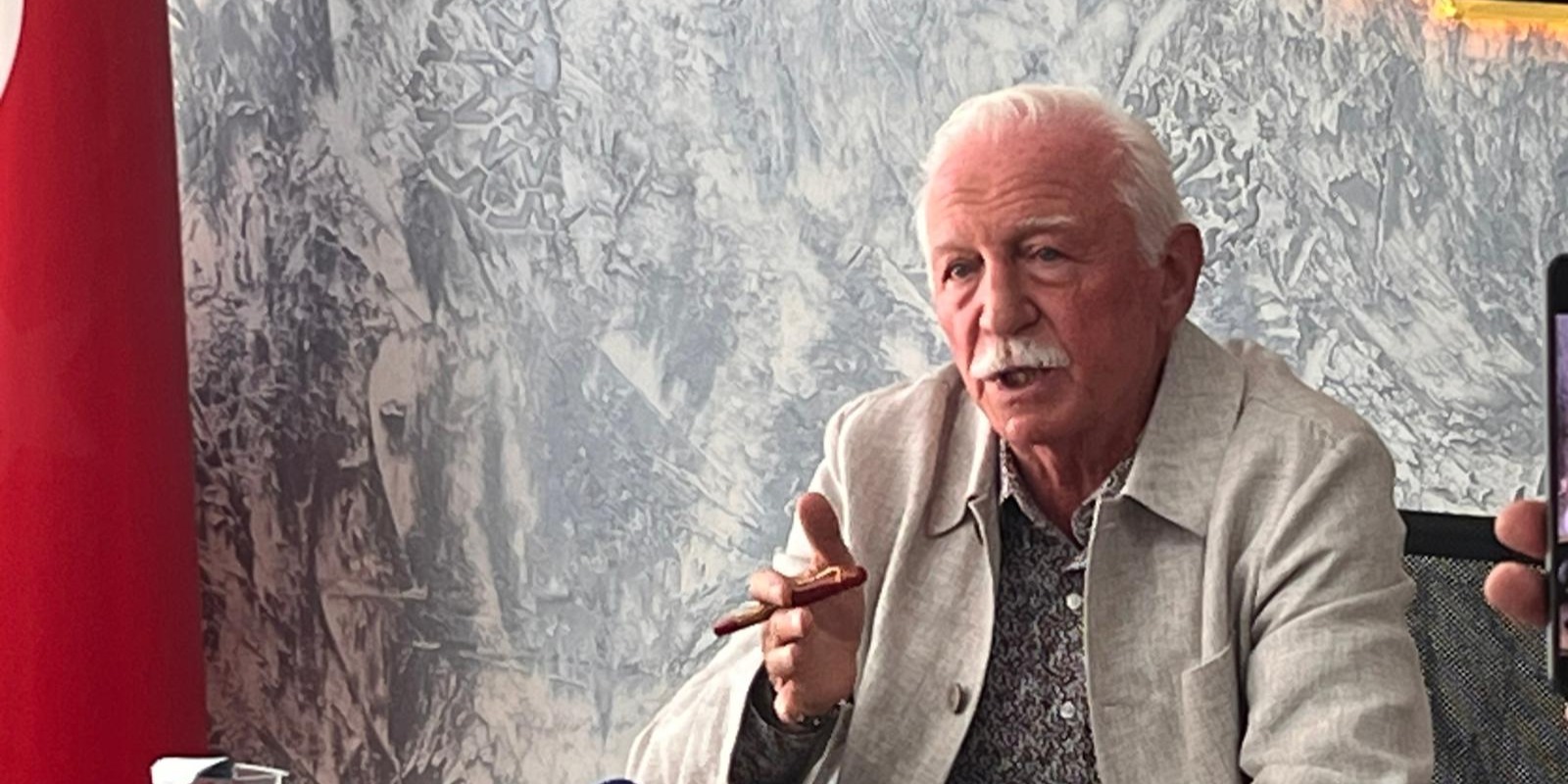 CHP’de eski İl Başkanı Kemal Nakipoğlu, partisinden istifa etti
