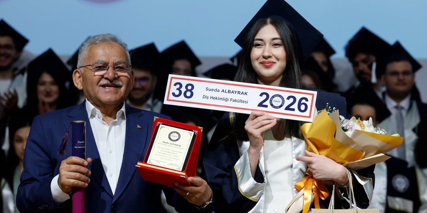 BAŞKAN BÜYÜKKILIÇ, ÇİÇEĞİ BURNUNDA DİŞ HEKİMLERİNİN DİPLOMA HEYECANINA ORTAK OLDU