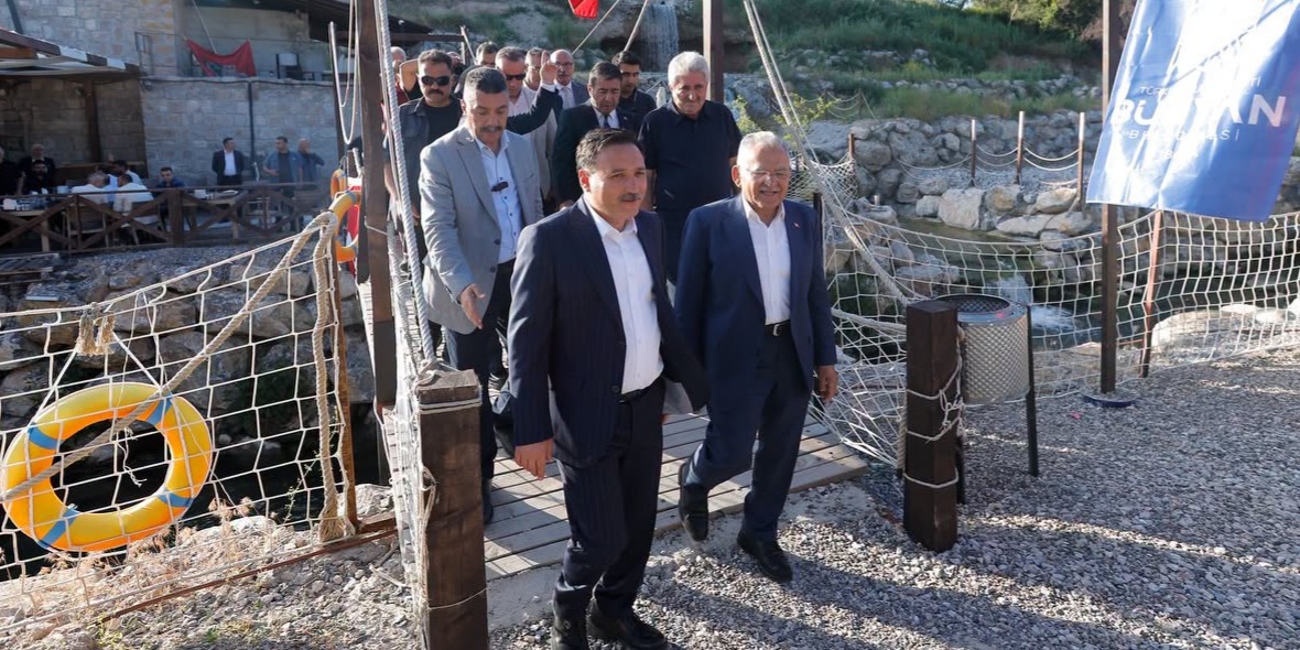 BAŞKAN BÜYÜKKILIÇ, VALİ ÇİÇEK İLE BİRLİKTE BÜNYAN DEĞİRMEN RESTORAN’IN AÇILIŞINI YAPTI