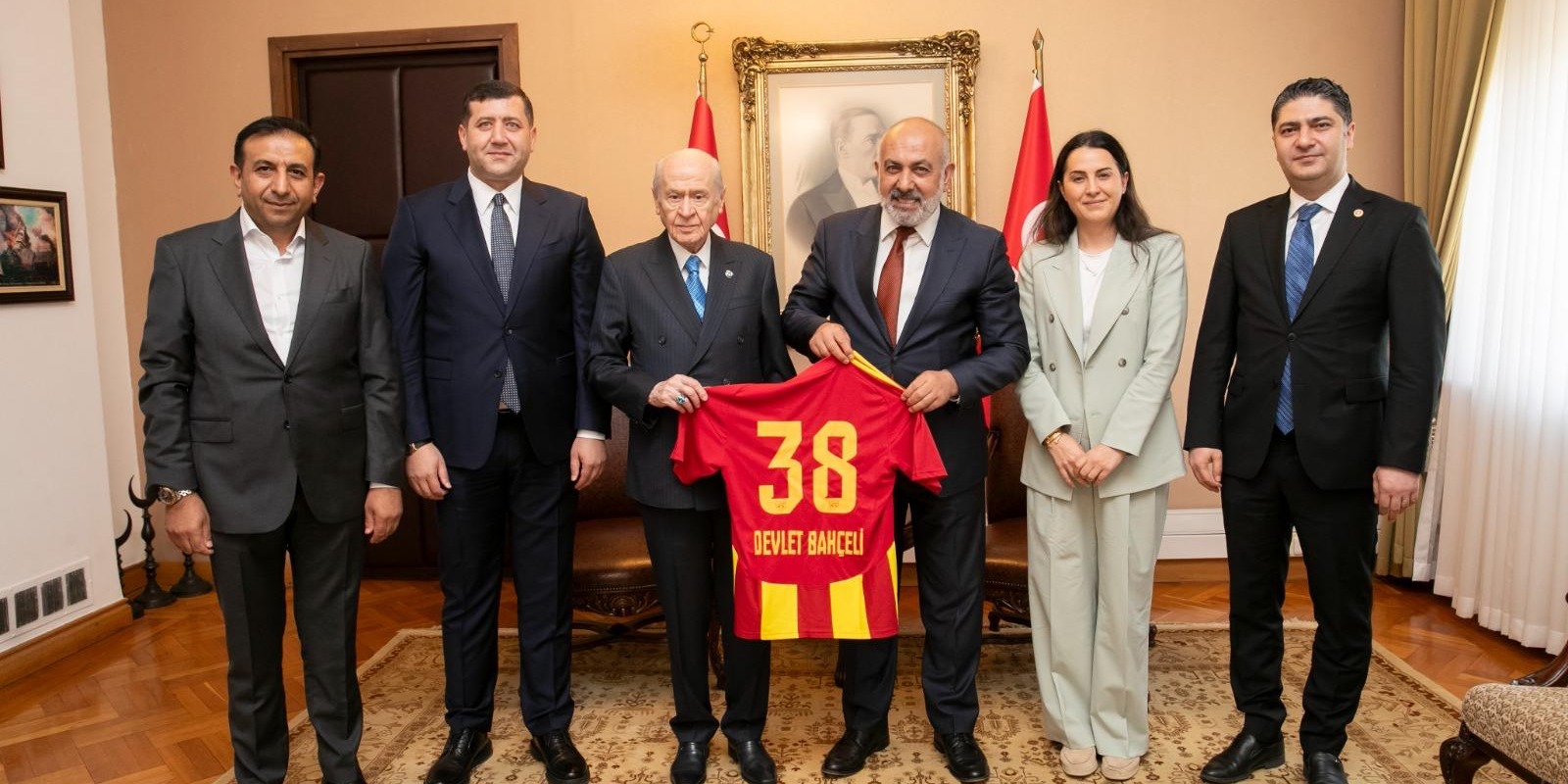 Kayserispor yönetiminden Devlet Bahçeli’ye ziyaret