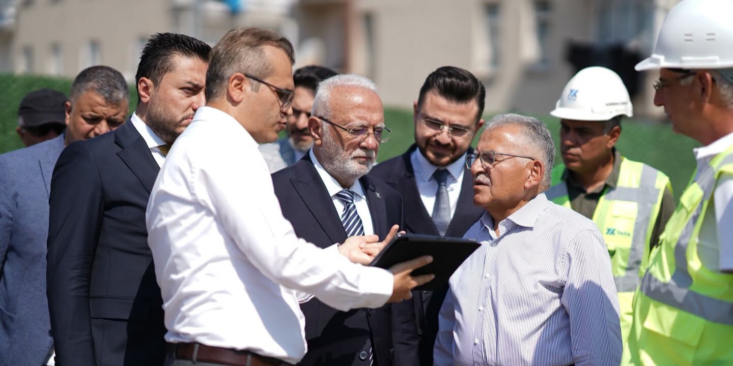 BÜYÜKKILIÇ VE ELİTAŞ, KARTAL KATLI KAVŞAĞI'NDAKİ ÇALIŞMALARI YERİNDE İNCELEDİ
