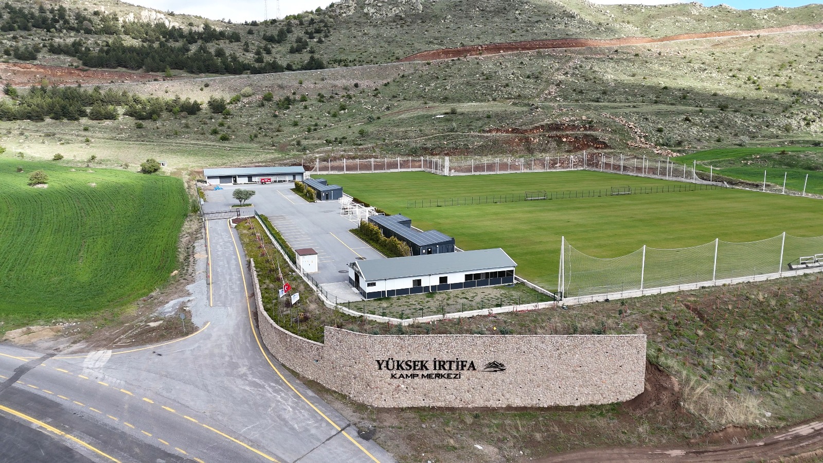 KAYSERİ BÜYÜKŞEHİR’İN VİZYON PROJESİ ERCİYES YÜKSEK İRTİFA KAMP MERKEZİ YENİ SEZONA HAZIR