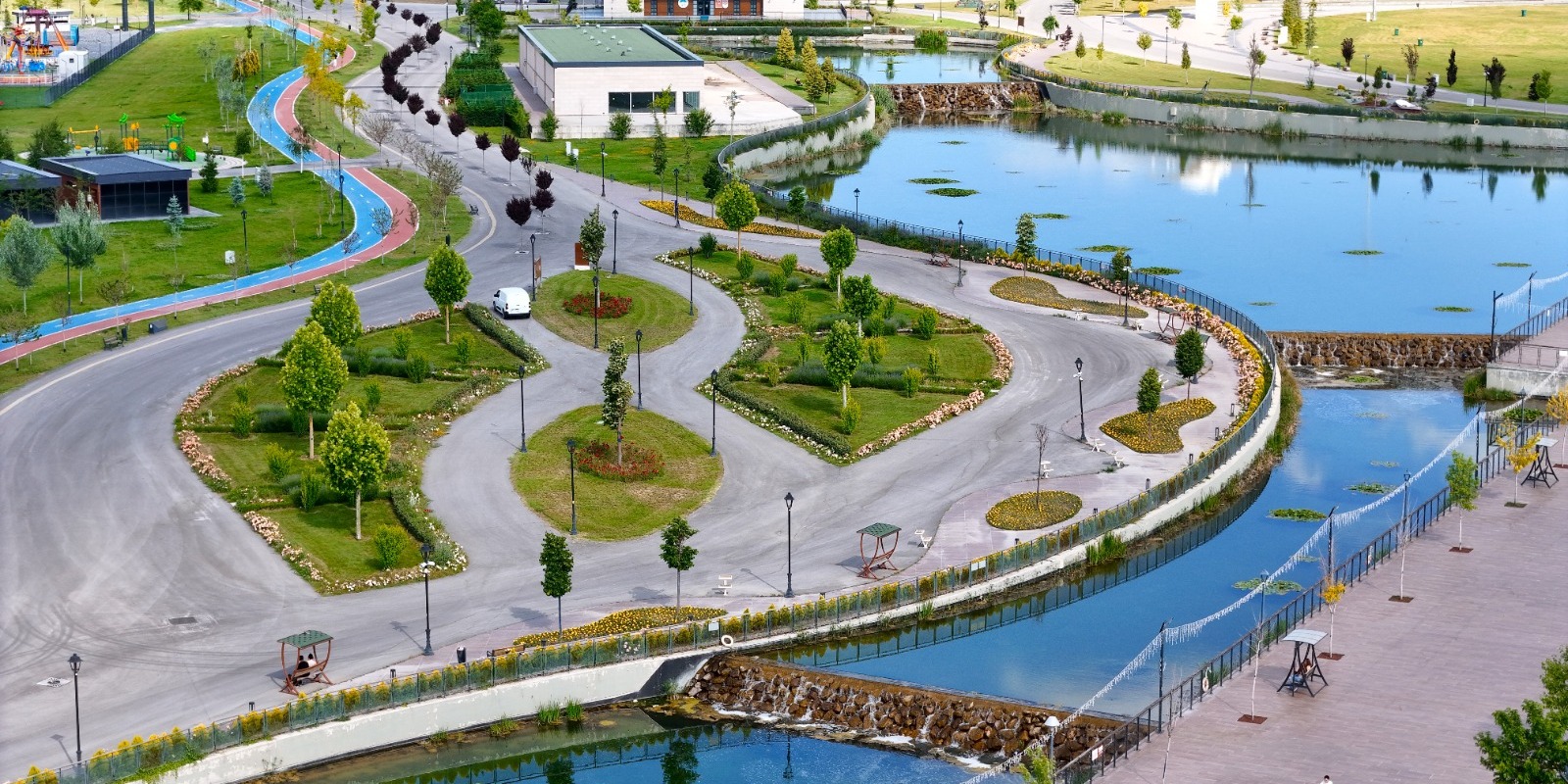 BÜYÜKŞEHİR’DEN YEŞİL SEFERBERLİK: KAYSERİ ÇİÇEK BAHÇESİNE DÖNÜŞÜYOR