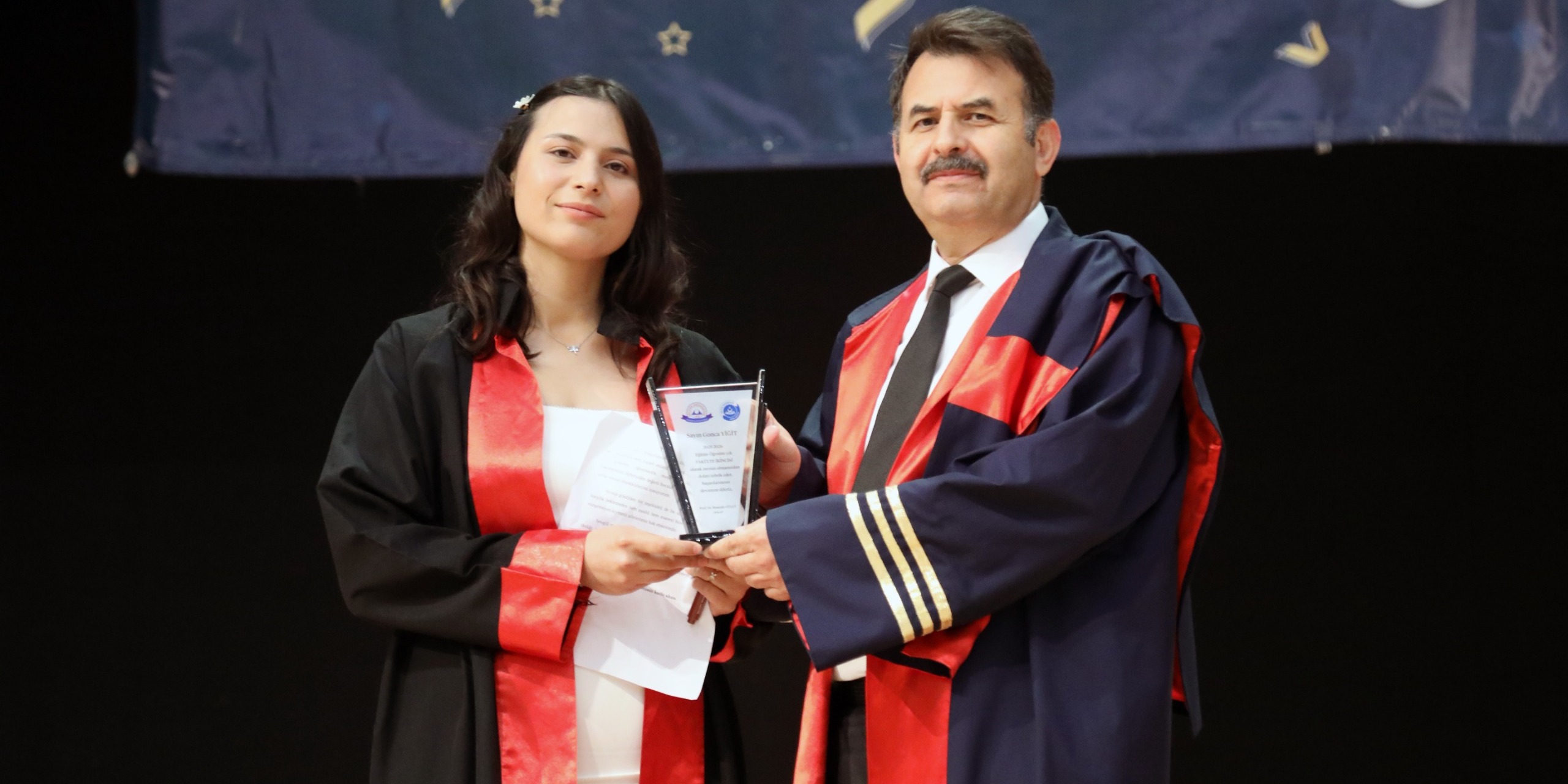 ERÜ Eğitim Fakültesi Yeni Mezunlarını Verdi