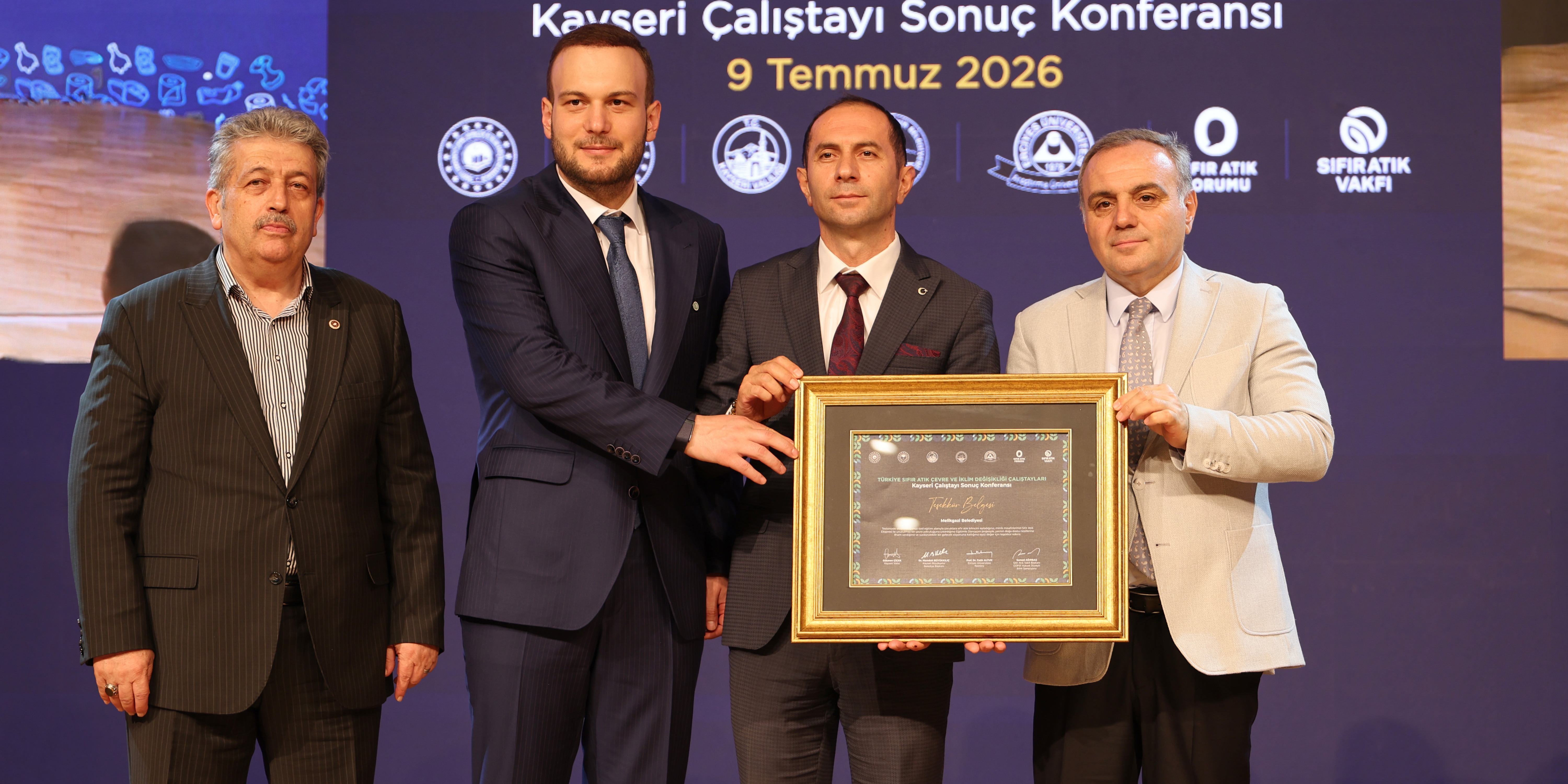 MELİKGAZİ BELEDİYESİ'NİN SIFIR ATIK BAŞARISINA TEŞEKKÜR PLAKETİ