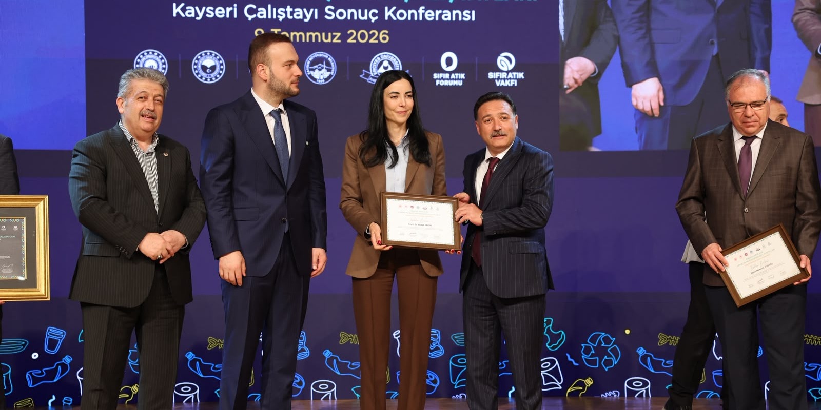 TÜRKİYE SIFIR ATIK ÇALIŞTAYI SONUÇ KONFERANSI’NDA KAYSERİ BÜYÜKŞEHİR’E TEŞEKKÜR PLAKETİ