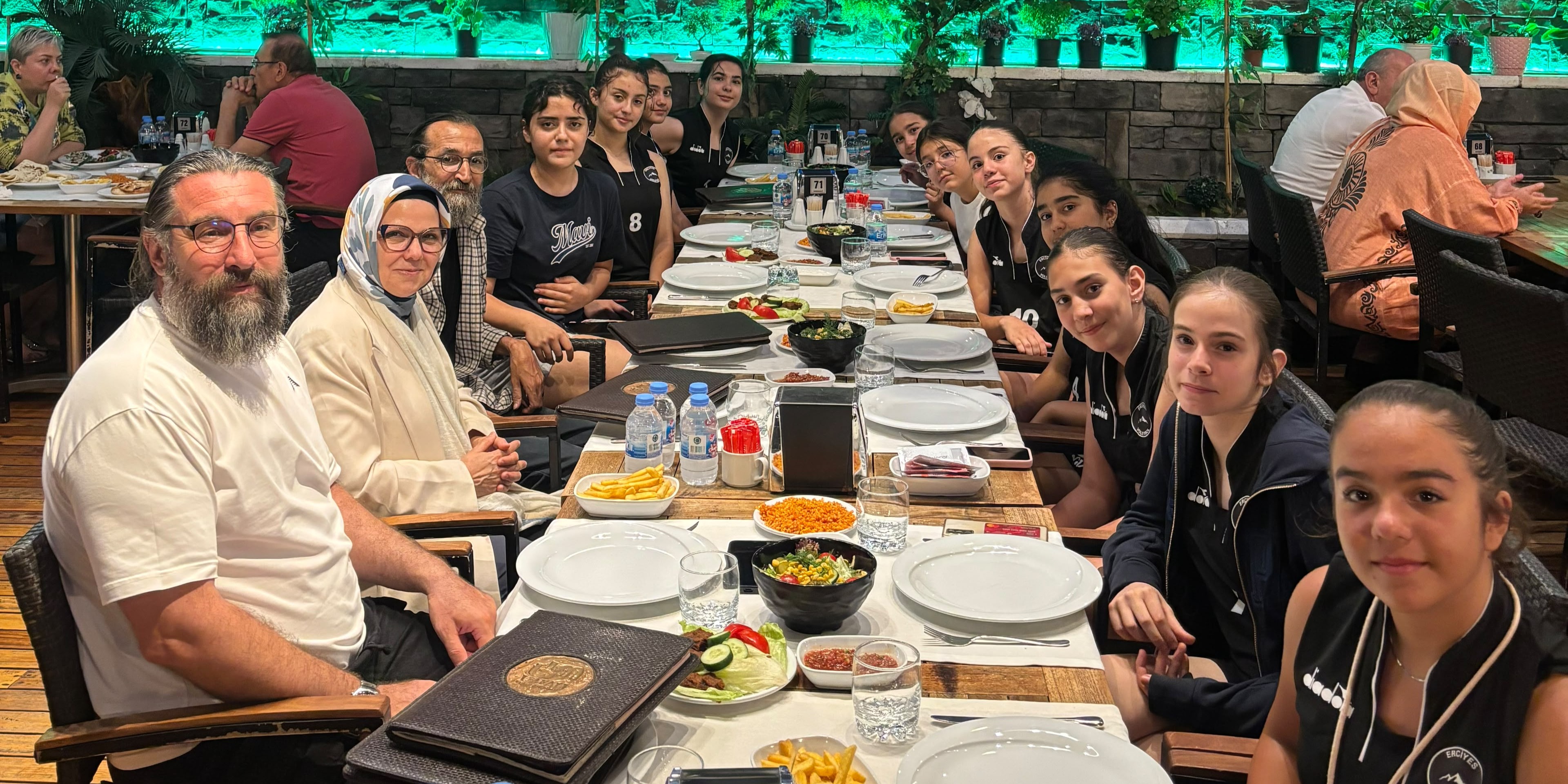 Ayşe Böhürler, Erciyes Voleybol'un genç sporcularını Ankara'da ağırladı