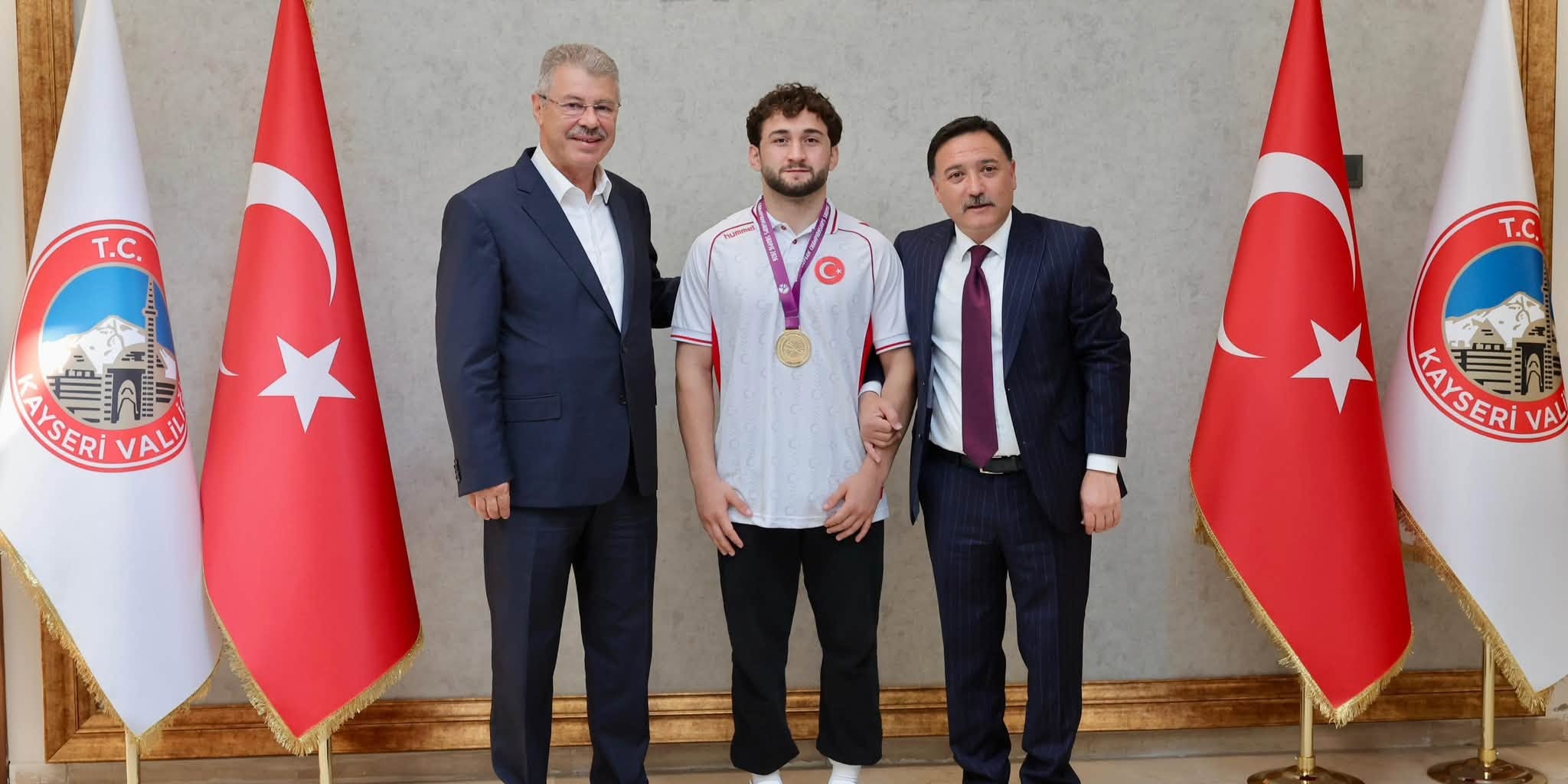 Avrupa Şampiyonu Salih Yusuf Yazıcı, Vali Gökmen Çiçek'i Ziyaret Etti