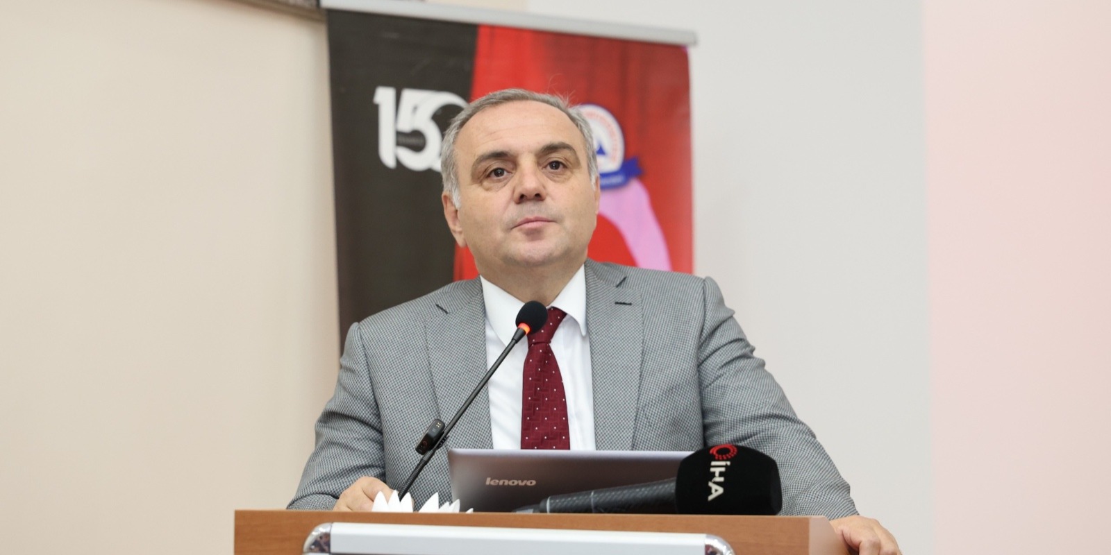 ERÜ’de “Sosyokültürel Açıdan 15 Temmuz ve Felsefi Okuması” konulu konferans 