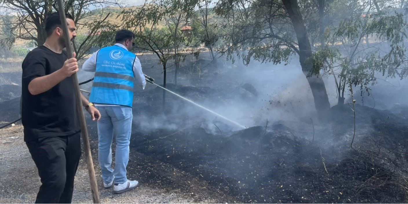 ÜLKÜ OCAKLARI KAYSERİ İL BAŞKANLIĞI EĞRİBUCAK'TAKİ YANGINDA SAHADAYDI