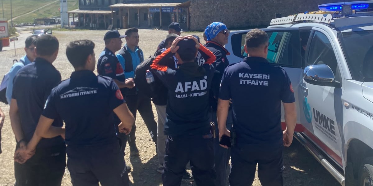 Erciyes'te yüksek irtifa rahatsızlığı yaşayan 3 dağcı kurtarıldı