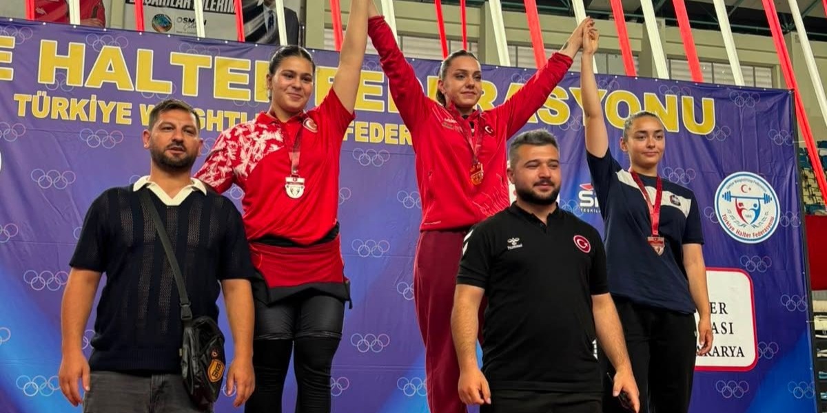 Yağmur Bulut, halterde Türkiye şampiyonu oldu