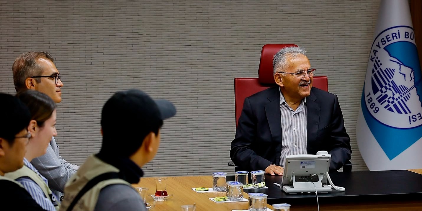 KÜLTEPE'YE ULUSLARARASI İLGİ: BAŞKAN BÜYÜKKILIÇ GÜNEY KORE HEYETİNİ KABUL ETTİ