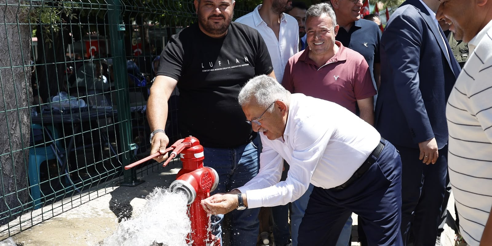 BÜYÜKŞEHİR’İN SU SORUNUNU ÇÖZDÜĞÜ OBRUK’TAN BAŞKAN BÜYÜKKILIÇ’A TEŞEKKÜR: “SU GİBİ AZİZ OL”