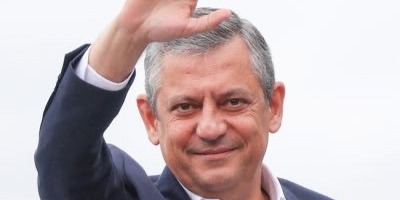 CHP'de tarihi kopuş: Özgür Özel dahil 91 milletvekili istifa etti