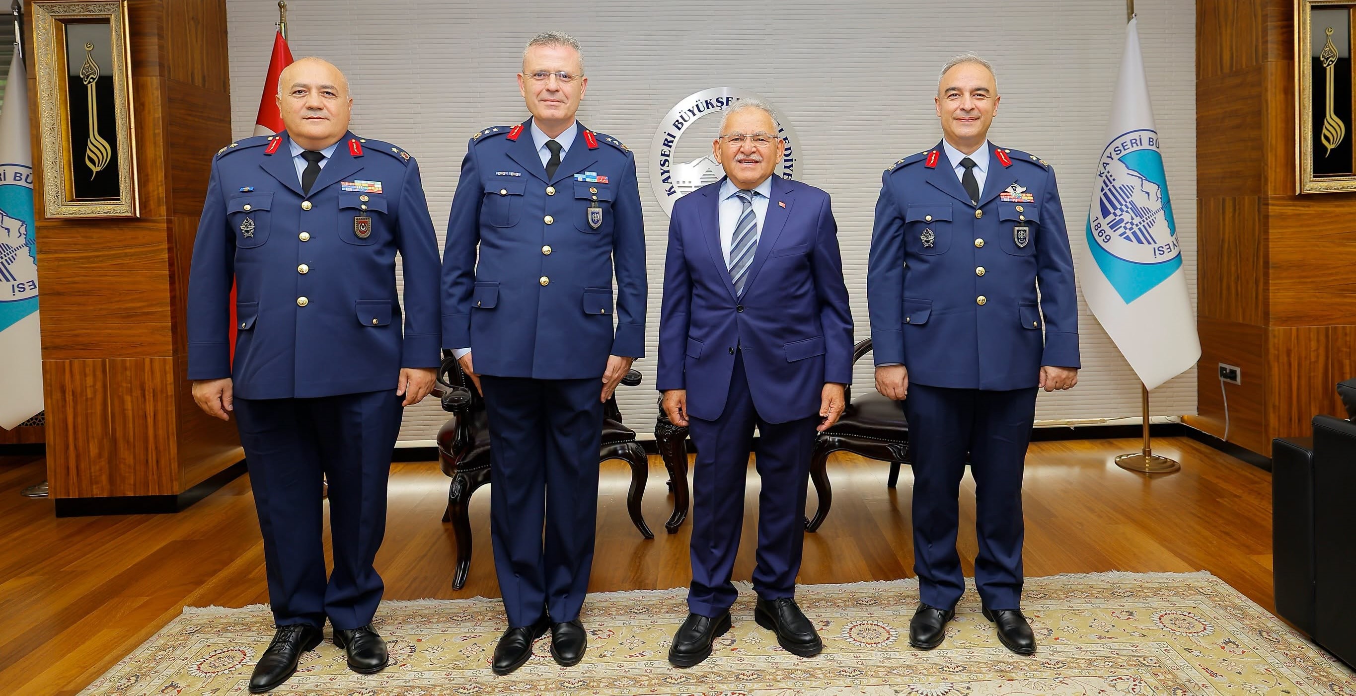 BAŞKAN BÜYÜKKILIÇ, KAYSERİ’NİN YENİ ATANAN KOMUTANLARINI AĞIRLADI