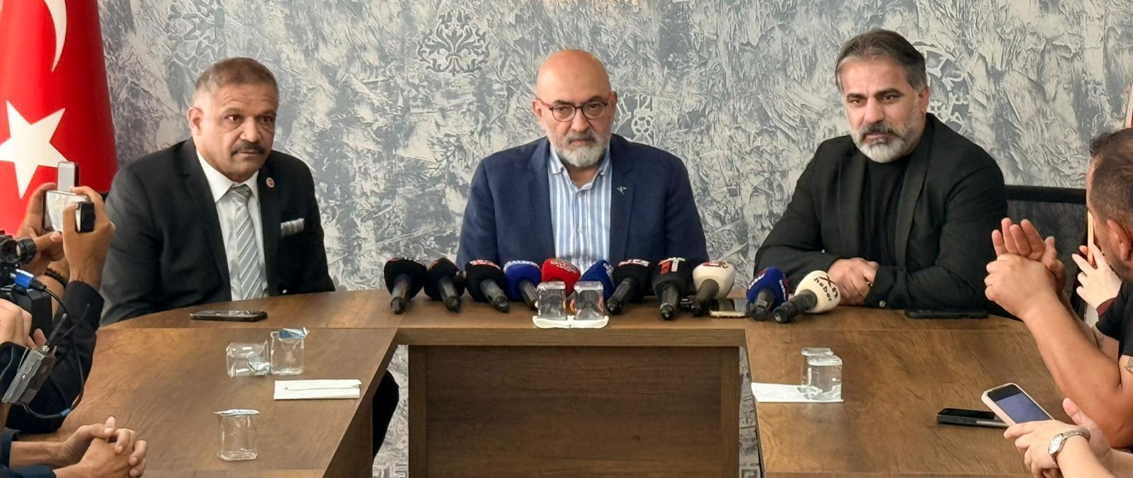 AKİB TOPLANTISINDA TANSİYON YÜKSELDİ