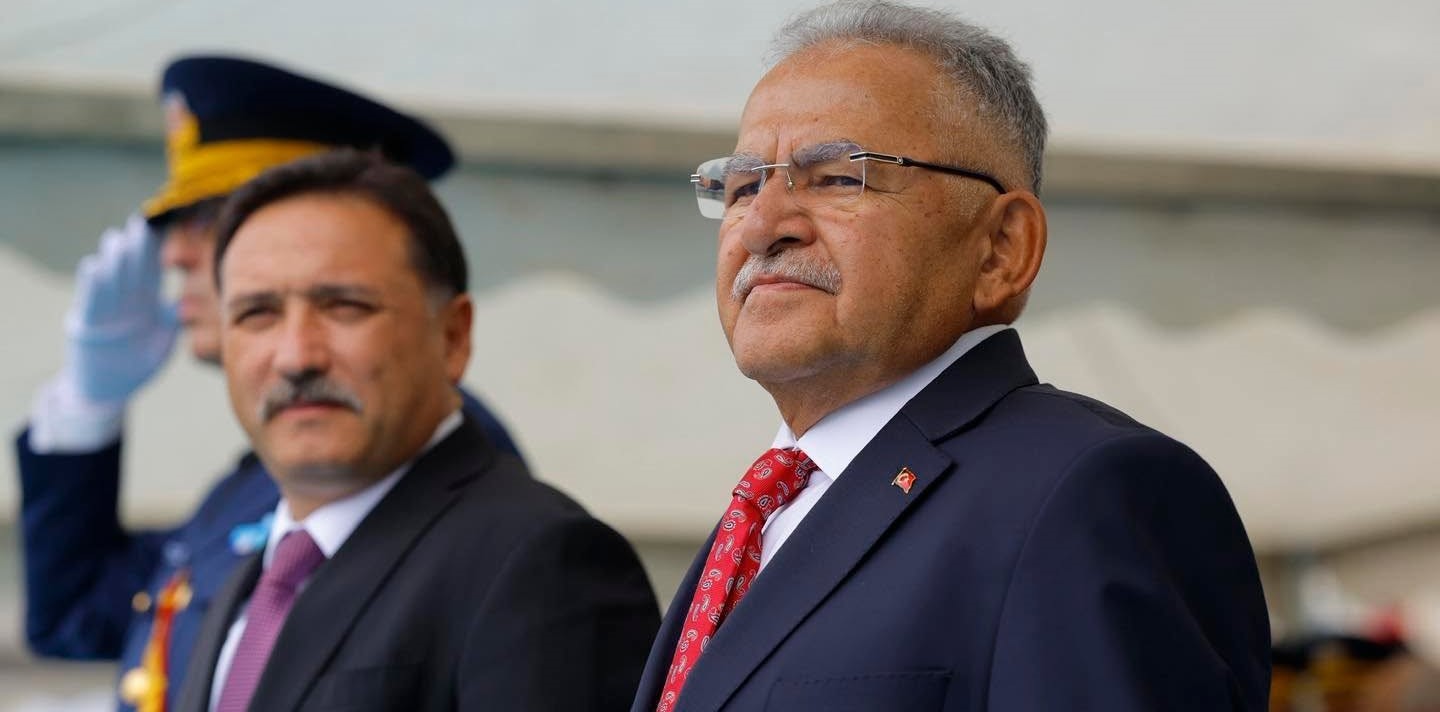 BAŞKAN BÜYÜKKILIÇ, ZAFER BAYRAMI'NIN 104. YILINDA KAYSERİLİLERLE AYNI COŞKUYU PAYLAŞTI