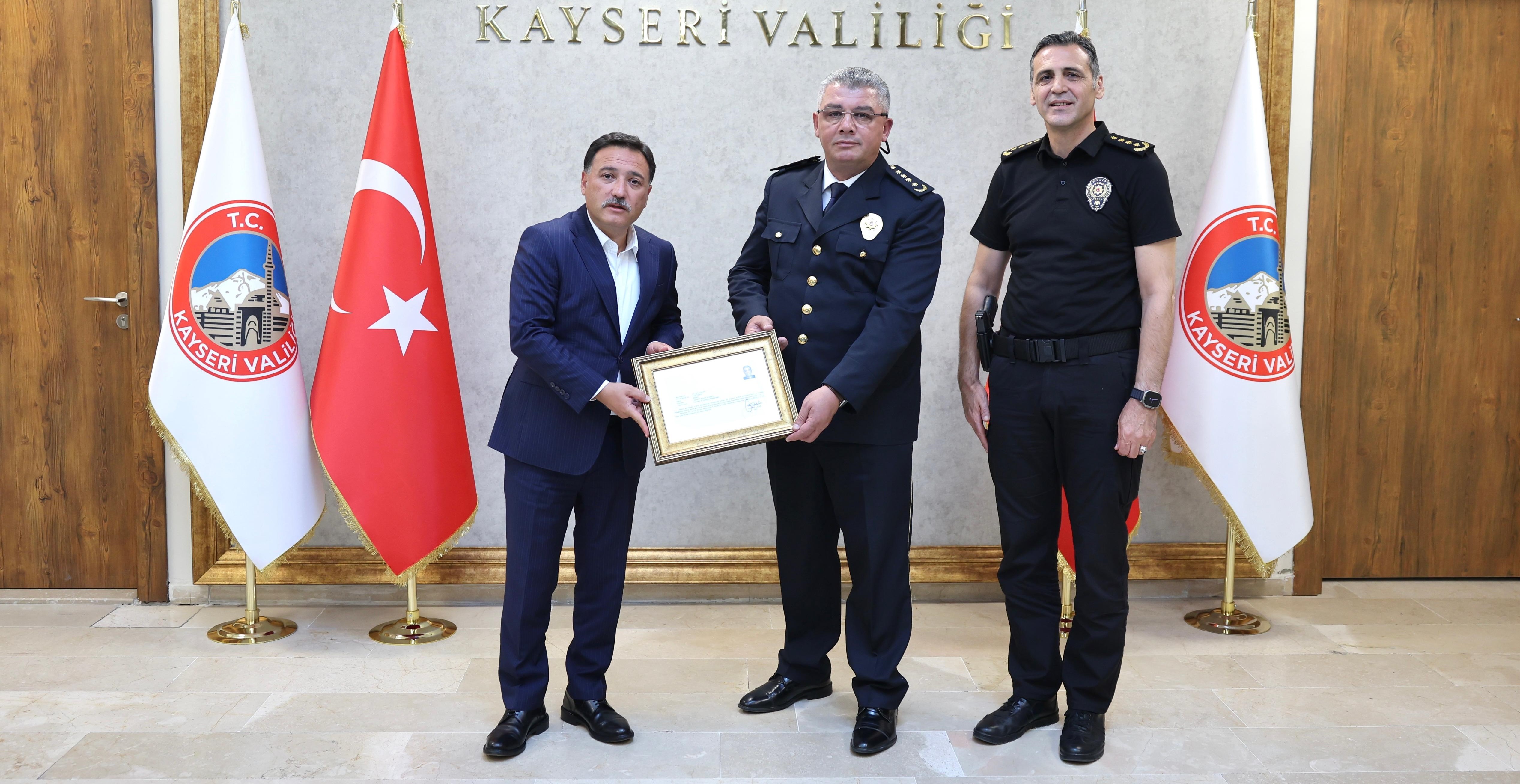 Vali Çiçek, terfi eden emniyet müdürlerini kabul etti