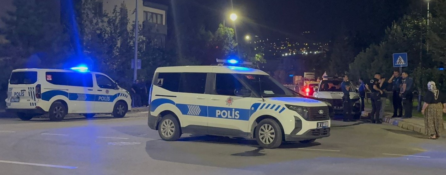 Akrabalar arasında bıçaklı kavga: 1 yaralı