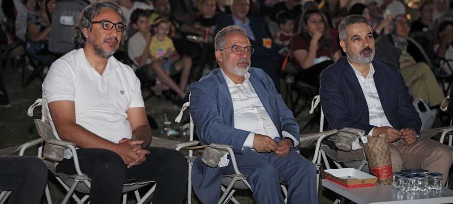 TALAS’TA AÇIK HAVA SİNEMASINDA “ASIRLIK GECE” HEYECANI