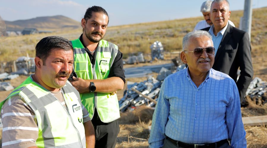 BAŞKAN BÜYÜKKILIÇ, ERCİYES’TE DAĞ KIZAĞI PROJESİNİ İNCELEDİ: EN UZUN VE EN BÜYÜK RAY YERİNE OTURDU