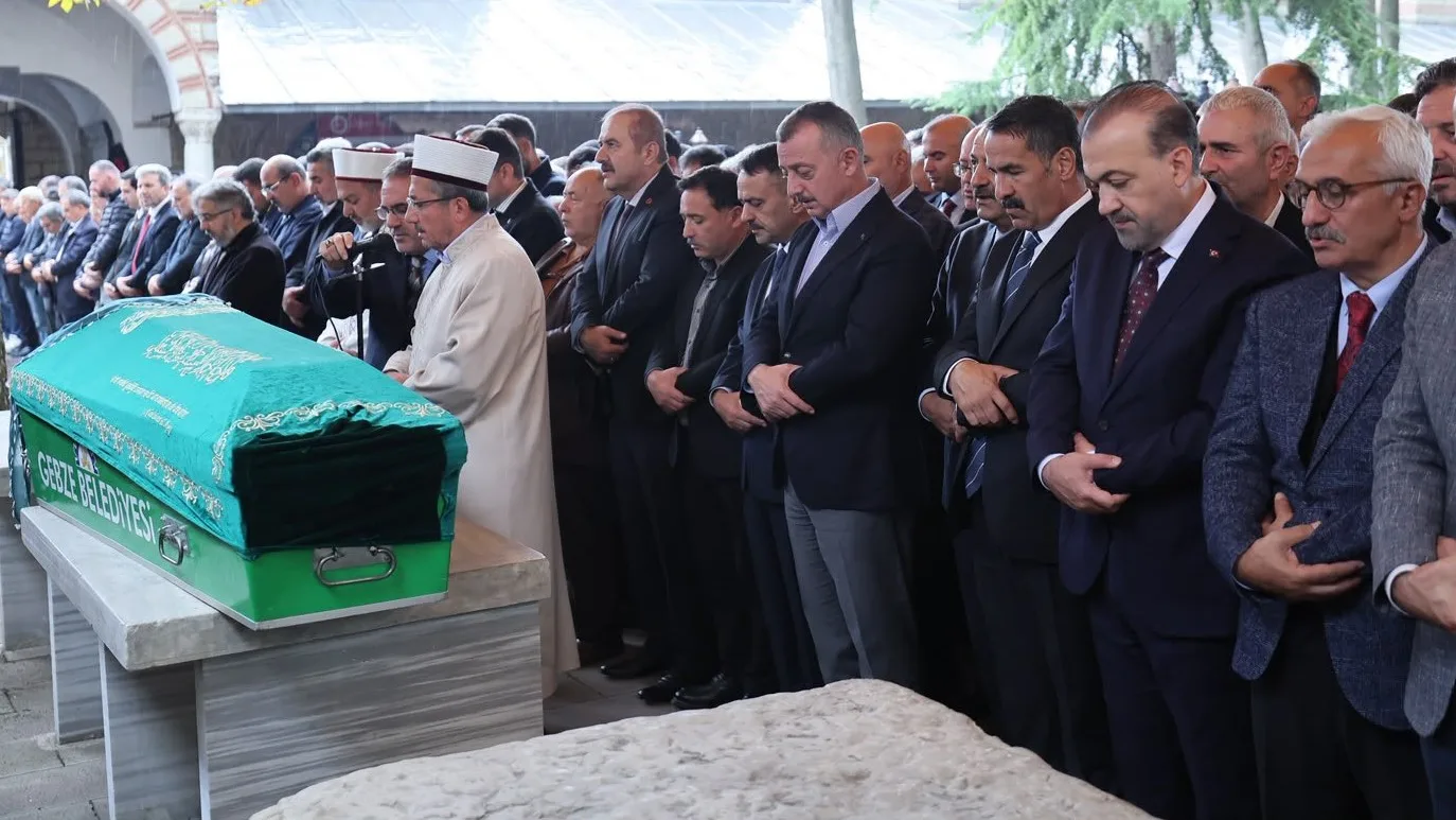 Vali Gökmen Çiçek’in babaannesi son yolculuğuna uğurlandı